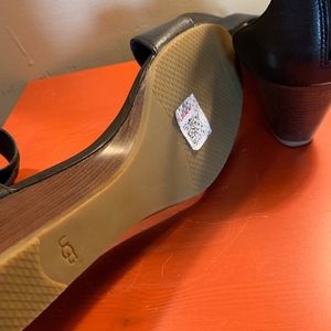 UGG Shoes - Ugg Leather Sandals UGG Shoes - Ugg Leather Sandals